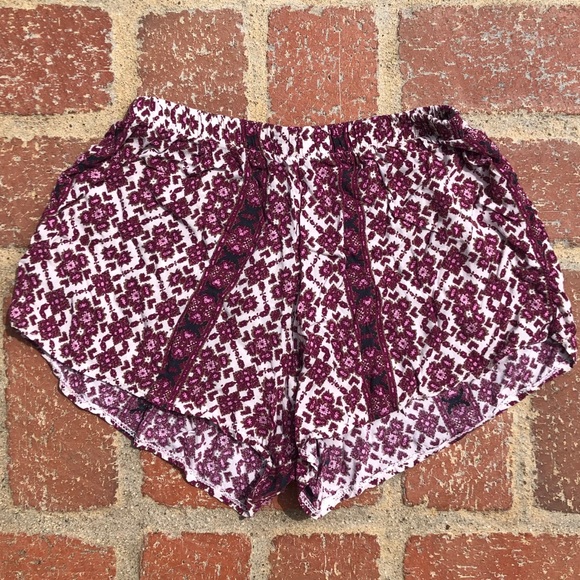 Brandy Melville Pants - Brandy Melville shorts